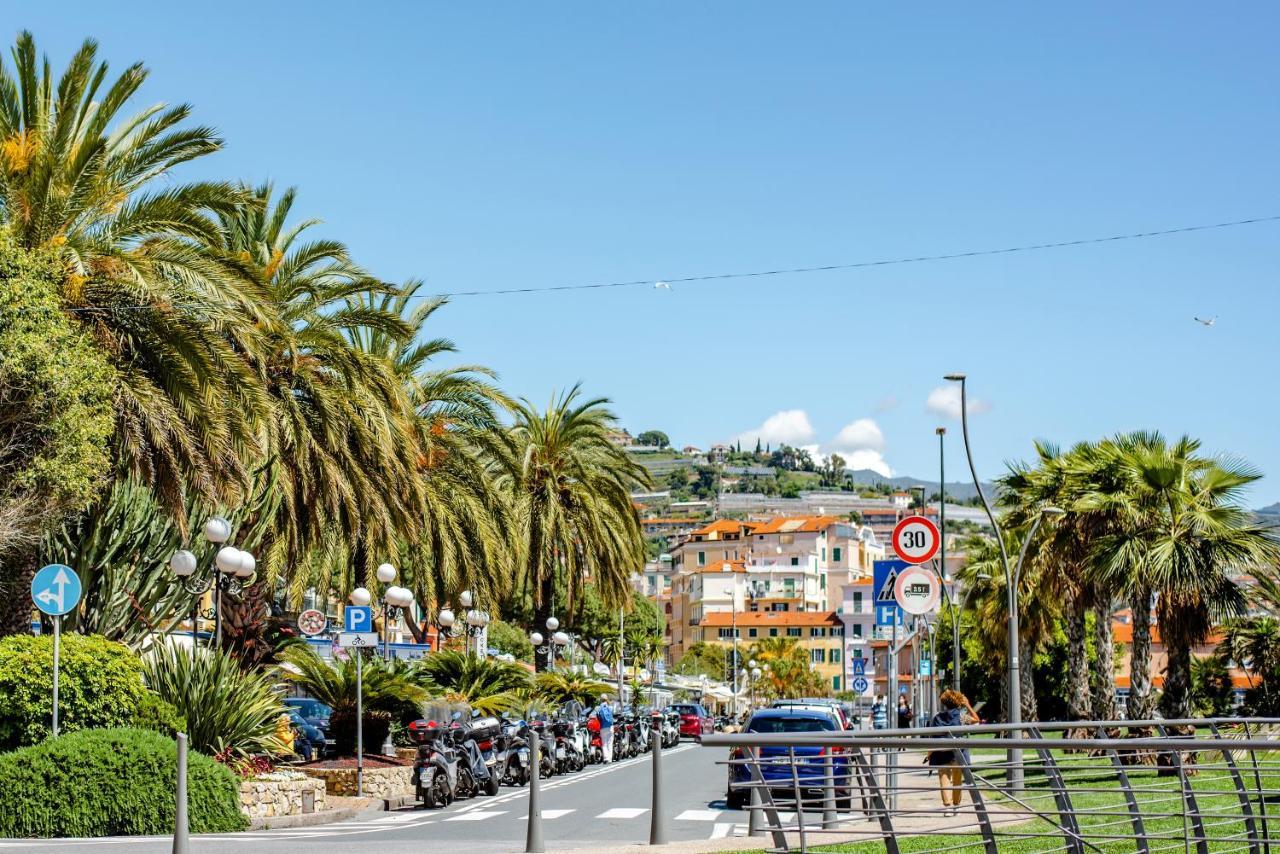 Beach Apartment In The Center Sanremo Exterior photo